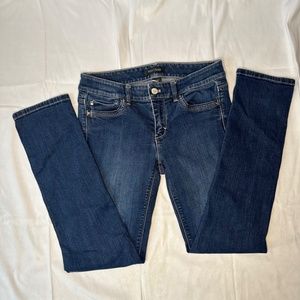 White House Black Market Blanc Slim Ankle Jeans